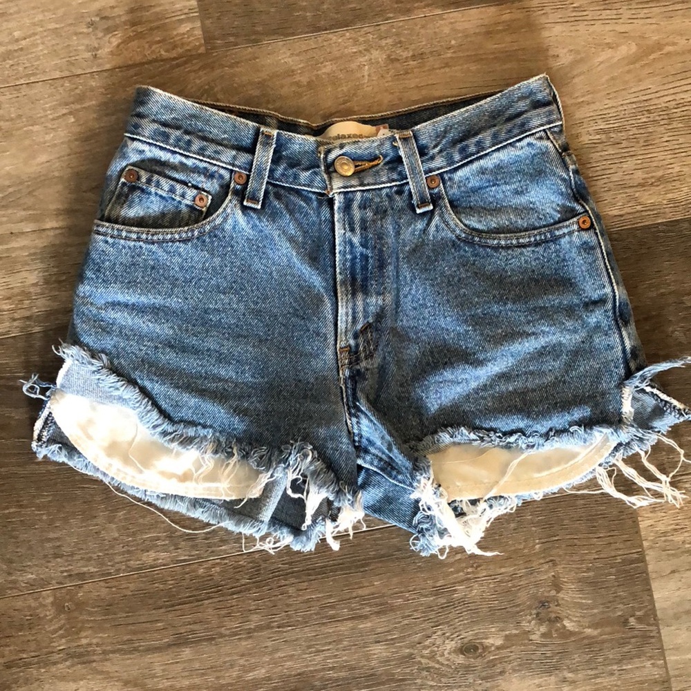 Levi’s 550 vintage cut offs